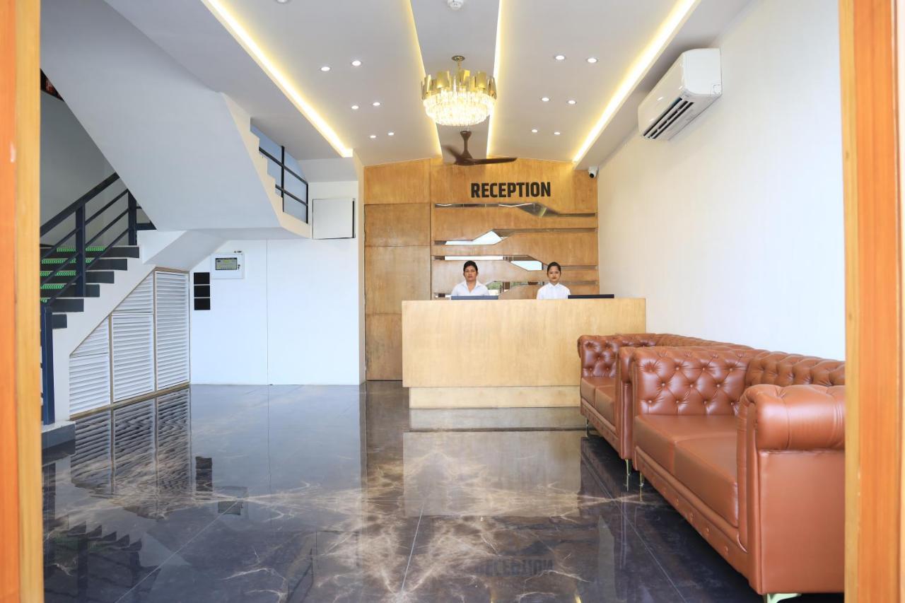 Krown Palace Resort Silvassa Dış mekan fotoğraf