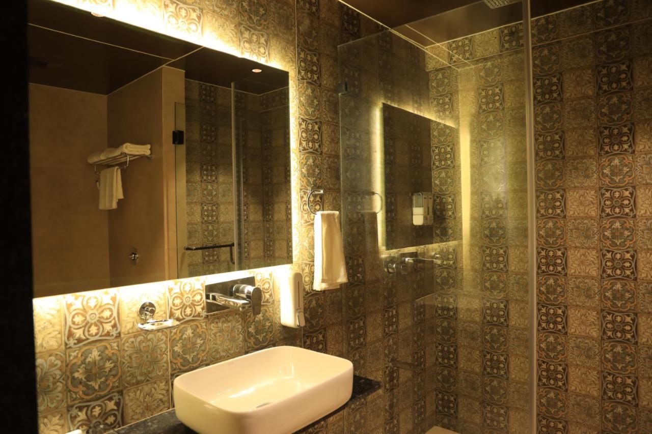 Krown Palace Resort Silvassa Dış mekan fotoğraf