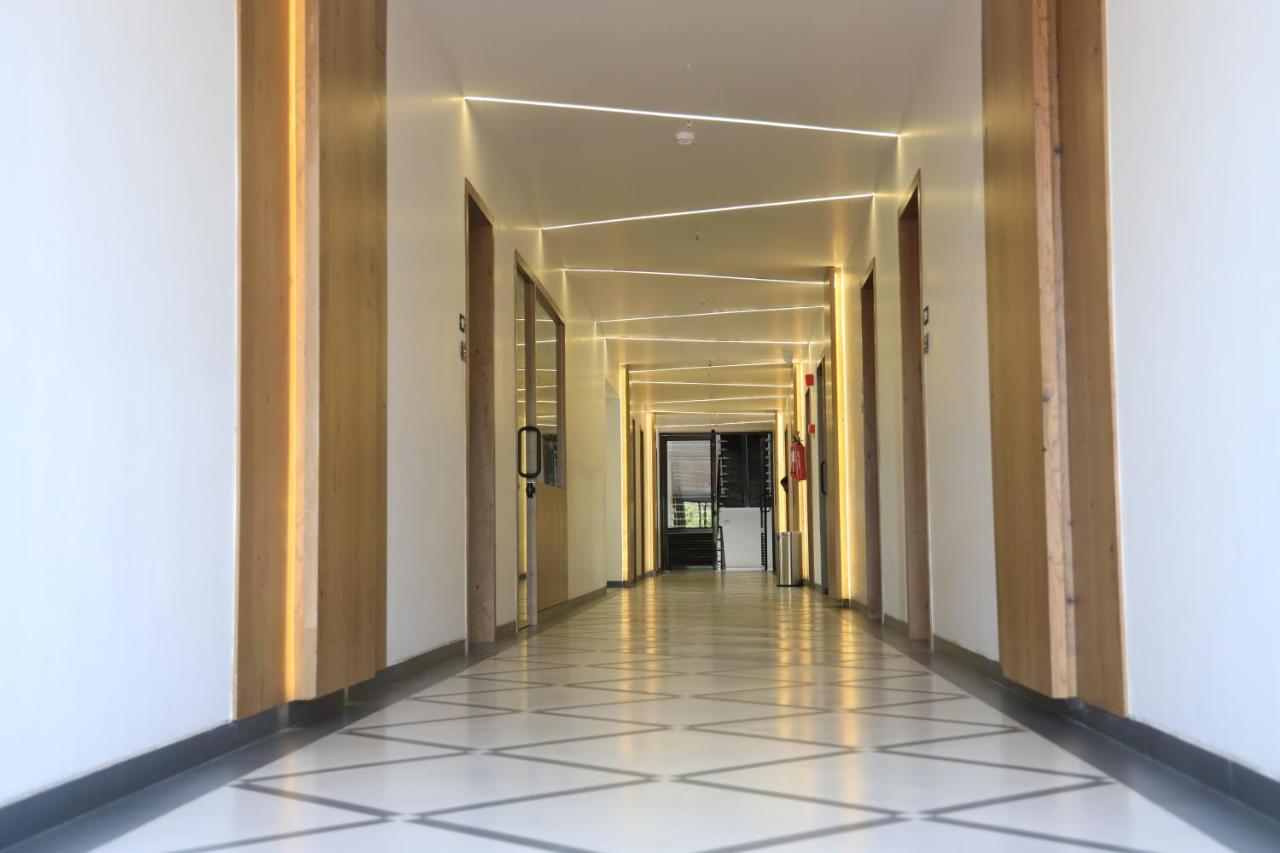Krown Palace Resort Silvassa Dış mekan fotoğraf