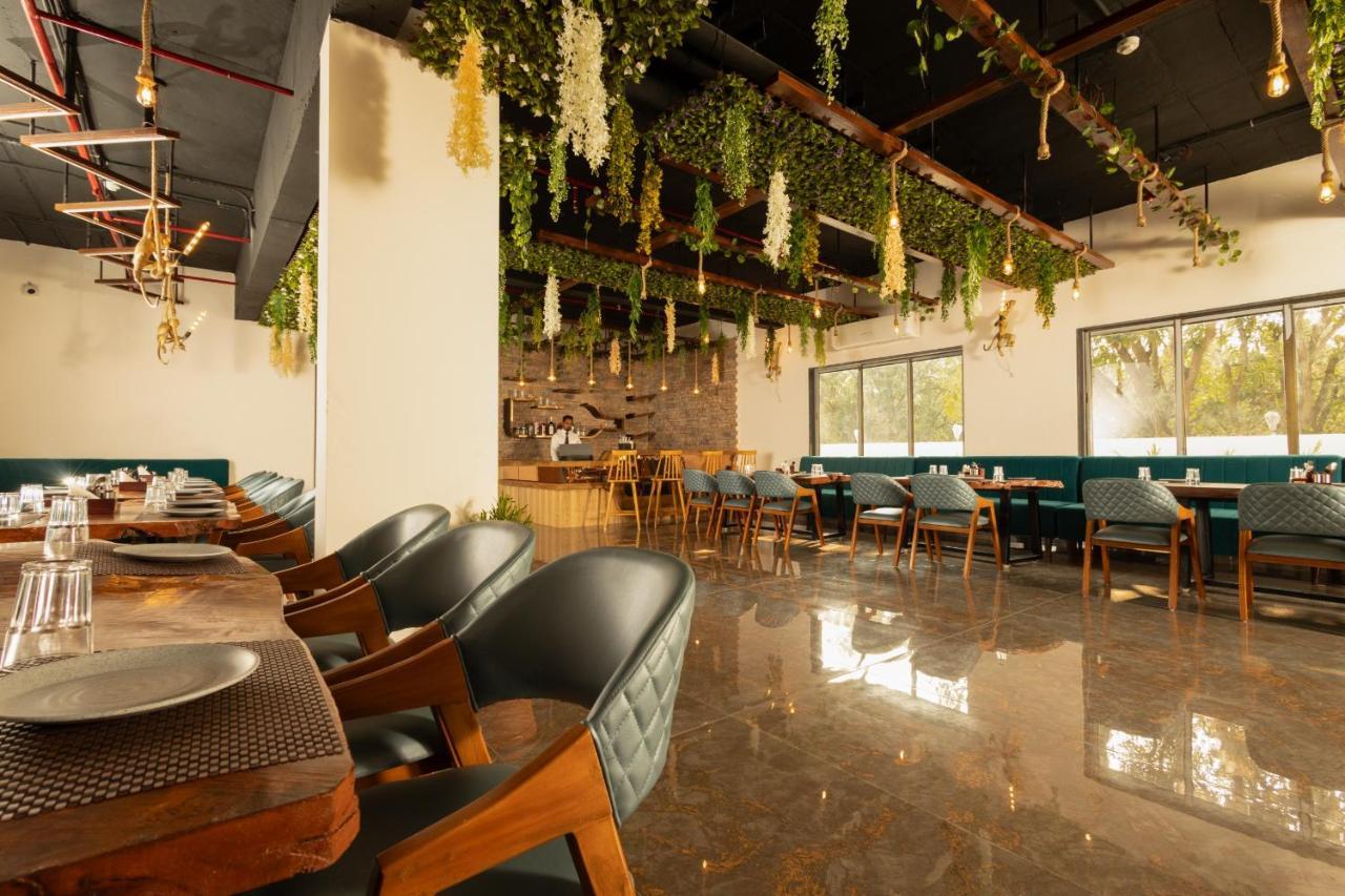 Krown Palace Resort Silvassa Dış mekan fotoğraf