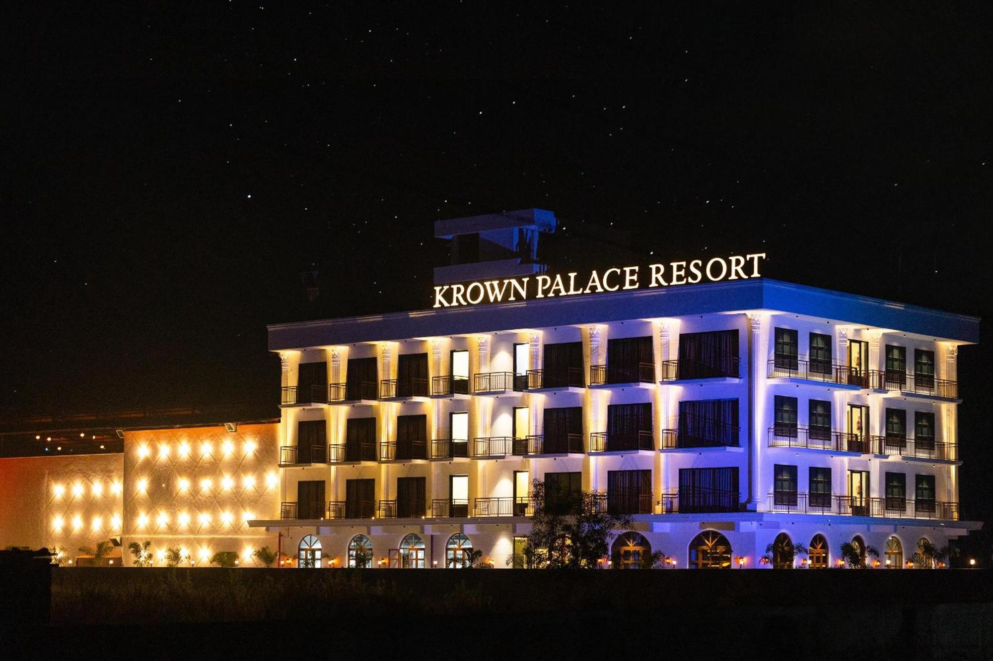 Krown Palace Resort Silvassa Dış mekan fotoğraf